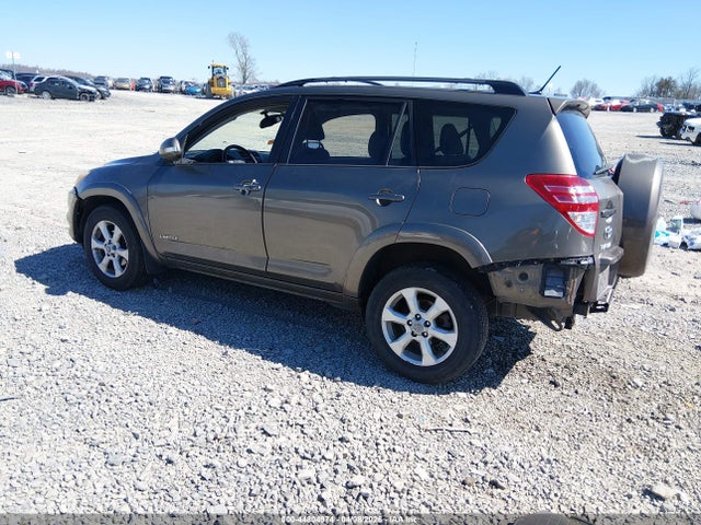 Toyota RAV4 Limited V6