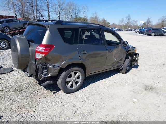 Toyota RAV4 Limited V6