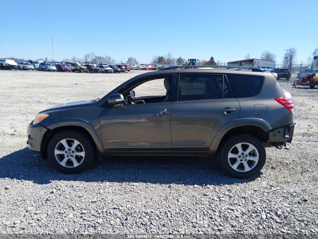 Toyota RAV4 Limited V6
