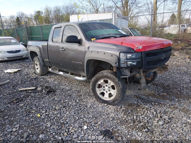 Salvage Chevrolet Silverado 1500 Image