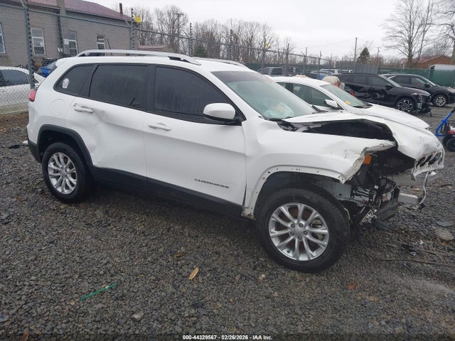 Salvage Jeep Cherokee Image