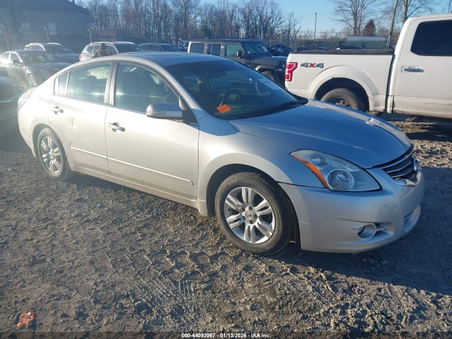 Salvage Nissan Altima Image