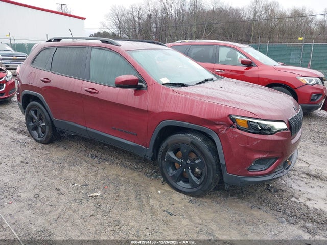 Salvage Jeep Cherokee Image