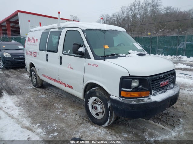 Salvage GMC Savana Image