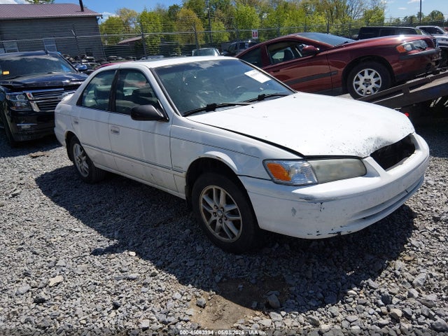 Salvage Toyota Camry Image