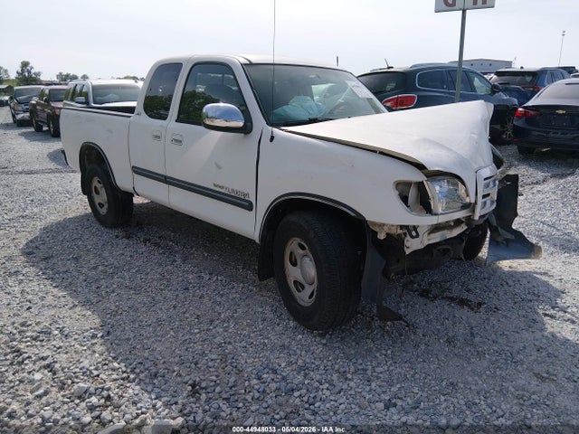 Salvage Toyota Tundra Image