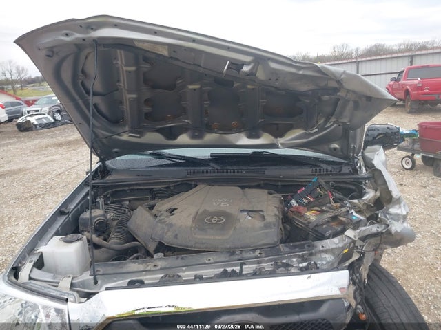 Toyota Tacoma Base V6