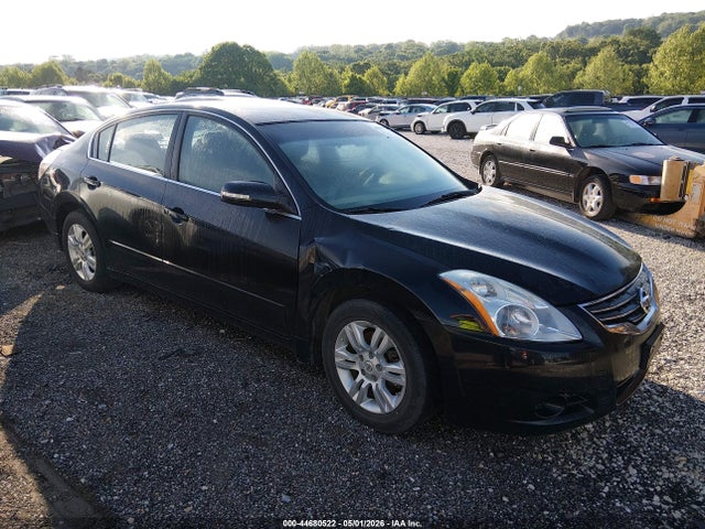 Salvage Nissan Altima Image