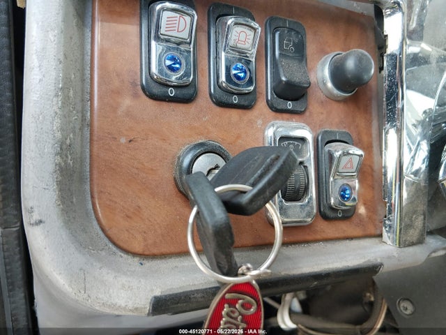 Peterbilt 388