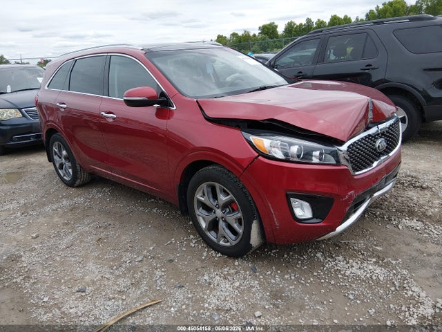 Salvage Kia Sorento Image