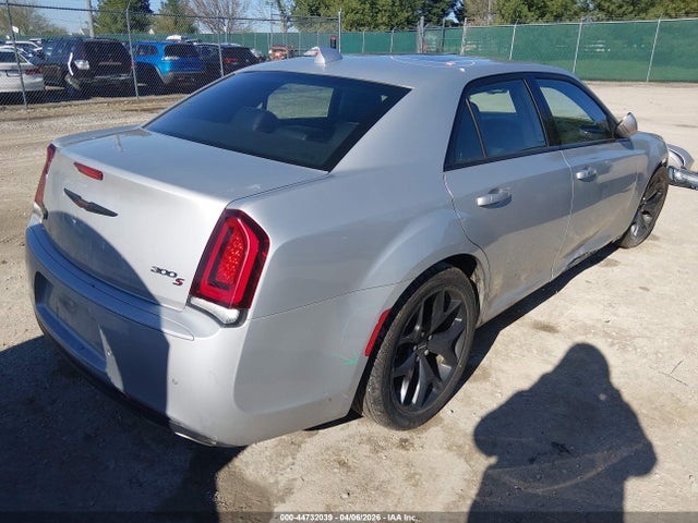 Chrysler 300 S
