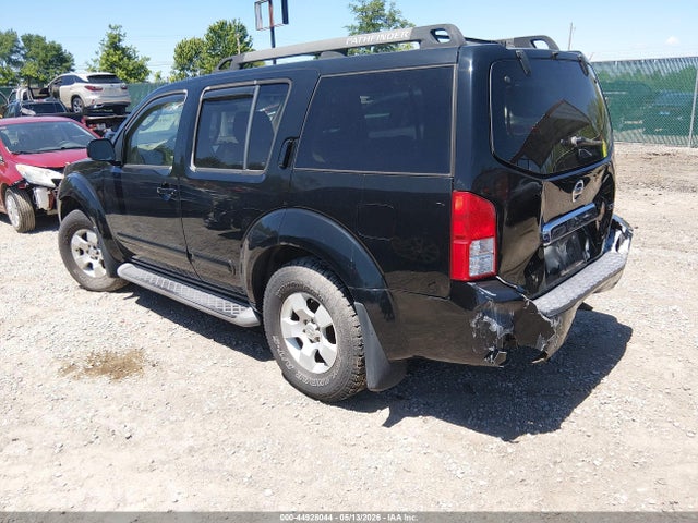 Nissan Pathfinder Se