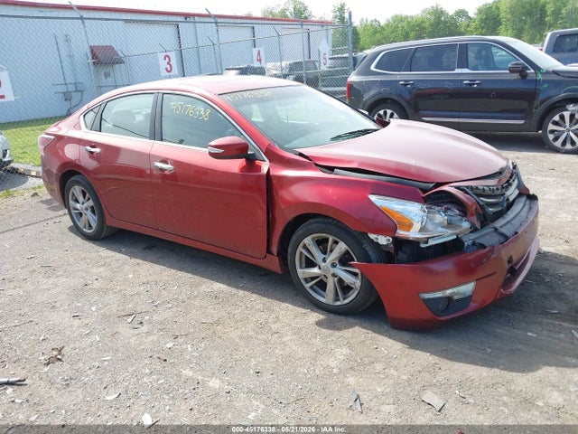 Salvage Nissan Altima Image