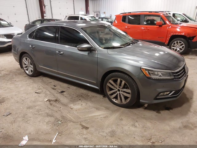 Salvage Volkswagen Passat Image