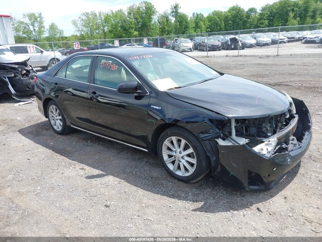 Salvage Toyota Camry Image