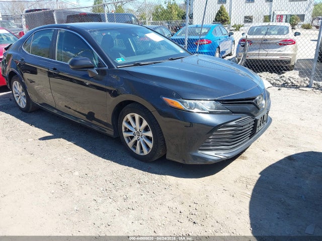 Salvage Toyota Camry Image