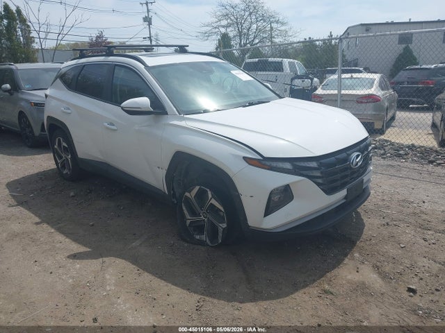 Salvage Hyundai TUCSON Image