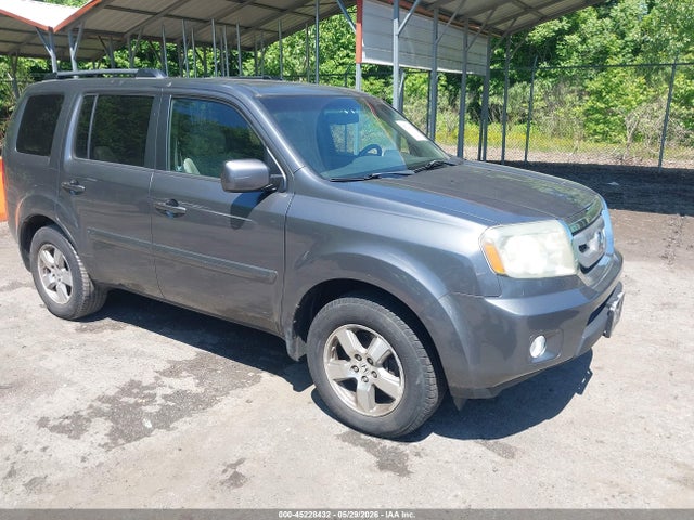 Salvage Honda Pilot Image
