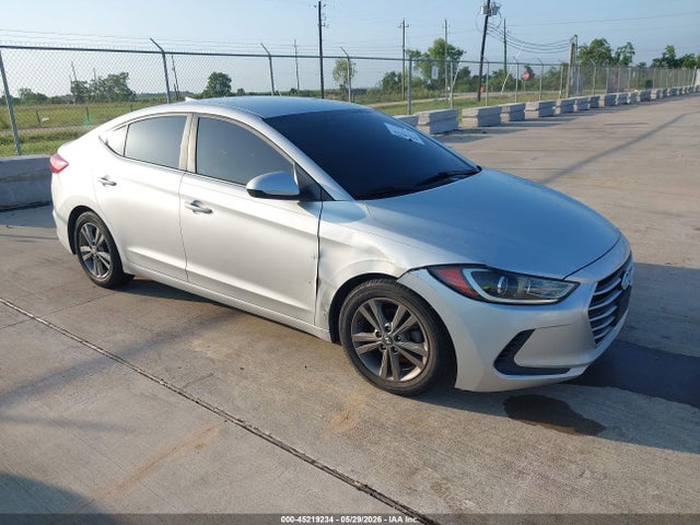 Salvage Hyundai ELANTRA Image