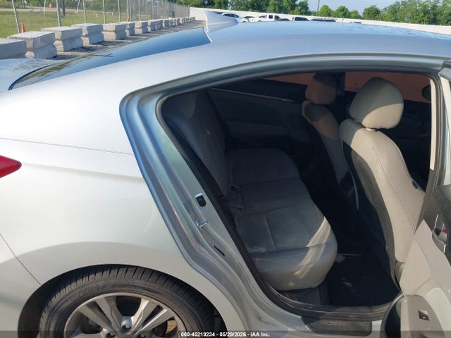 Hyundai ELANTRA Sel