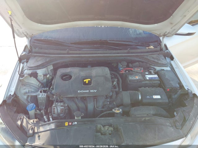 Hyundai ELANTRA Sel