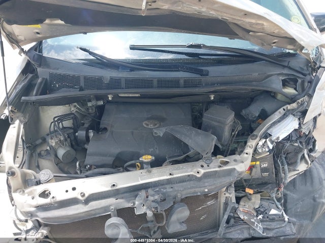 Toyota Sienna Xle 8 Passenger