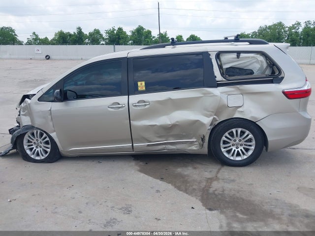 Toyota Sienna Xle 8 Passenger