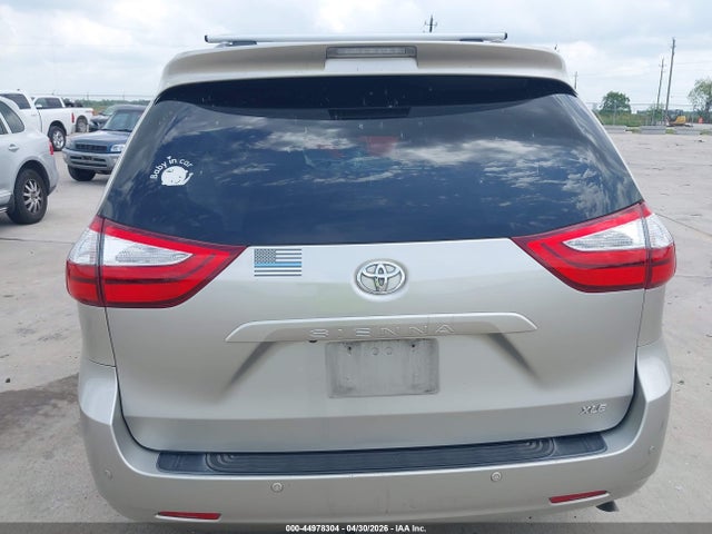 Toyota Sienna Xle 8 Passenger