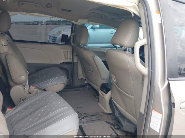 Toyota Sienna Xle 8 Passenger