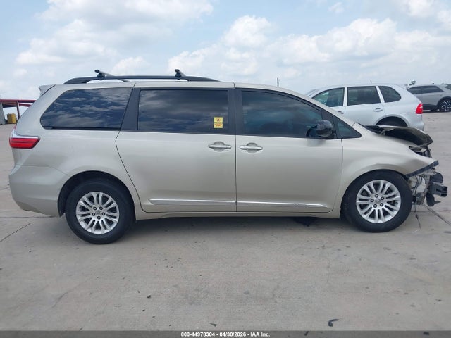 Toyota Sienna Xle 8 Passenger