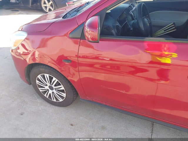 Mitsubishi Mirage Es