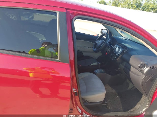 Mitsubishi Mirage Es
