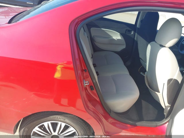 Mitsubishi Mirage Es