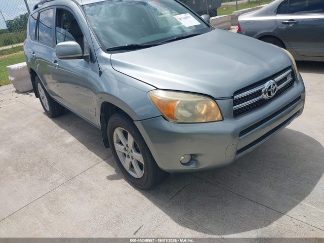Salvage Toyota RAV4 Image