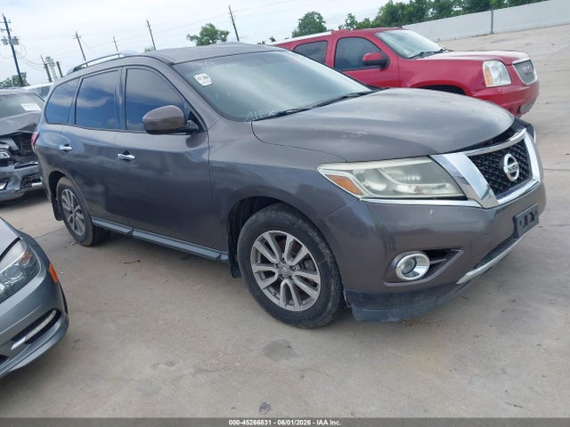 Salvage Nissan Pathfinder Image