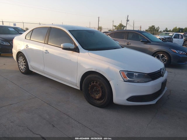 Salvage Volkswagen Jetta Image