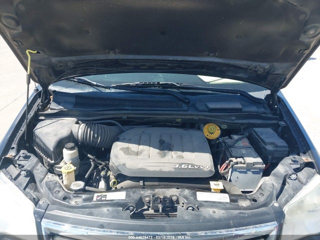 Chrysler Town & Country Touring-l
