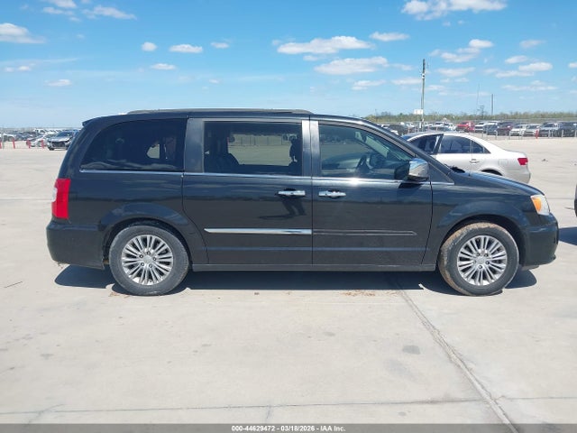 Chrysler Town & Country Touring-l