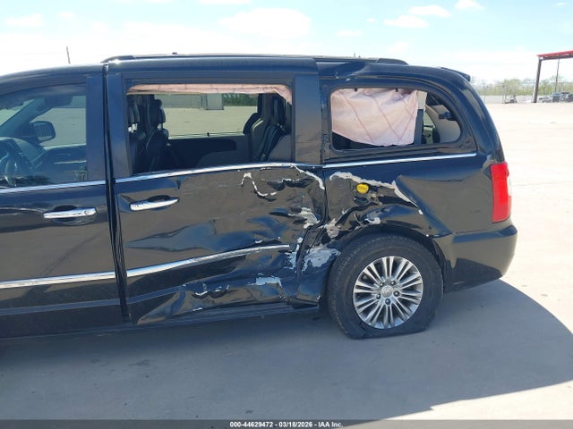 Chrysler Town & Country Touring-l
