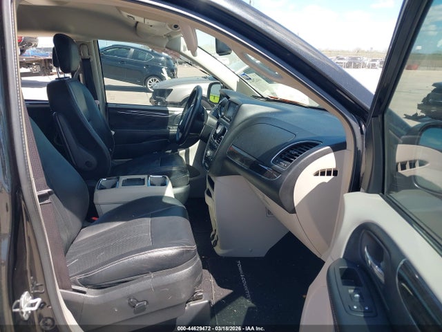 Chrysler Town & Country Touring-l