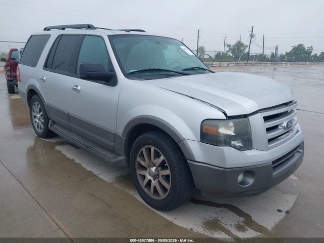 Salvage Ford Expedition Image