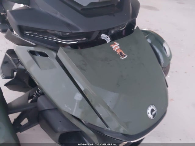 Can-Am Spyder Roadster