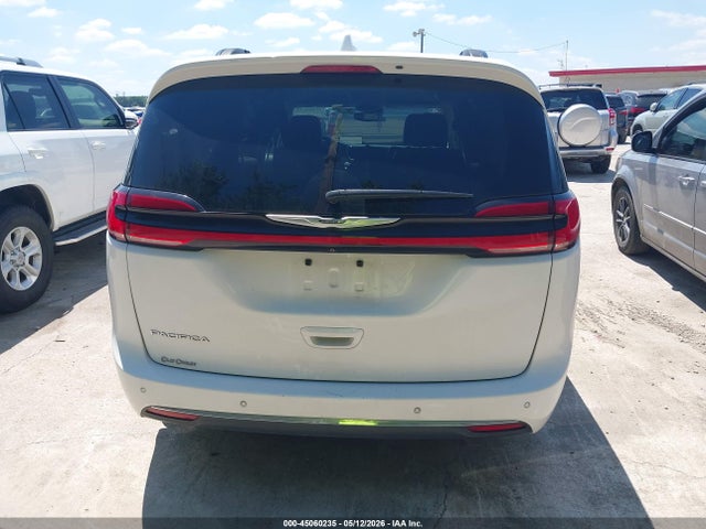 Chrysler Pacifica Touring L