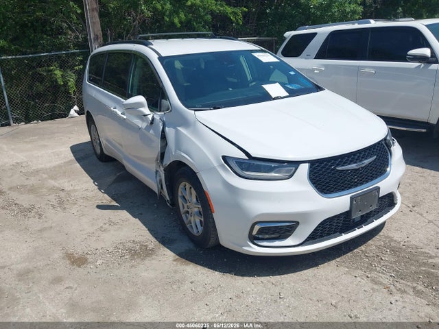 Salvage Chrysler Pacifica Image