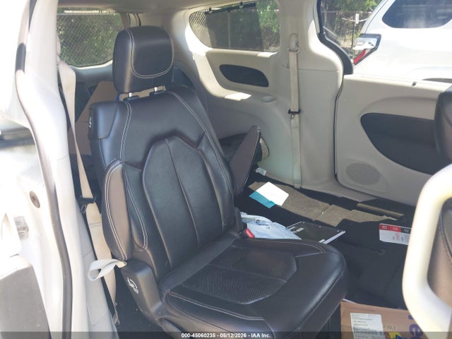 Chrysler Pacifica Touring L