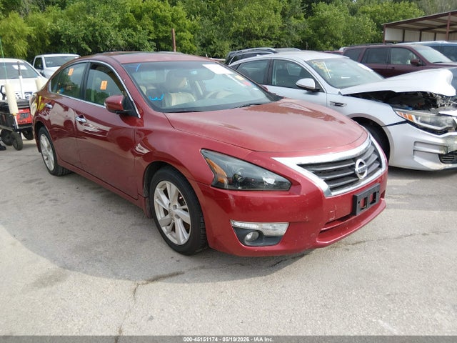 Salvage Nissan Altima Image