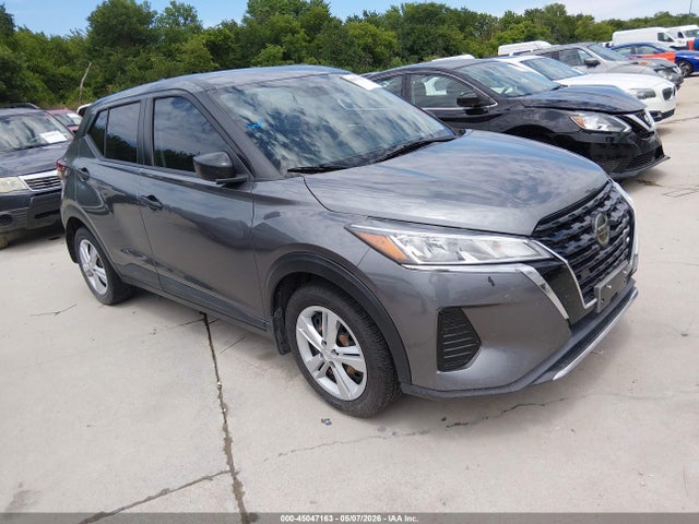 Salvage Nissan Kicks Image