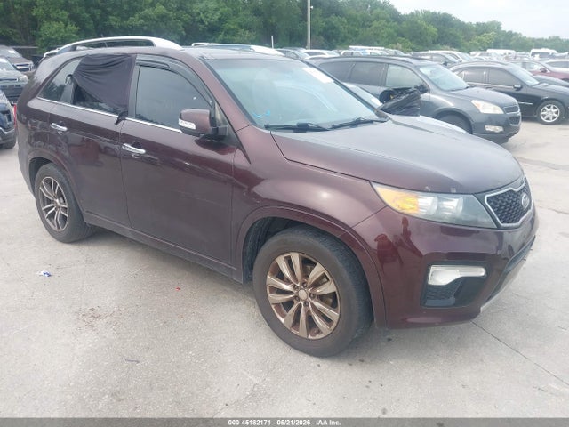 Salvage Kia Sorento Image