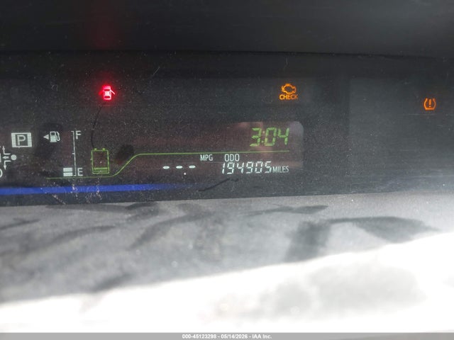 Toyota Prius v Three