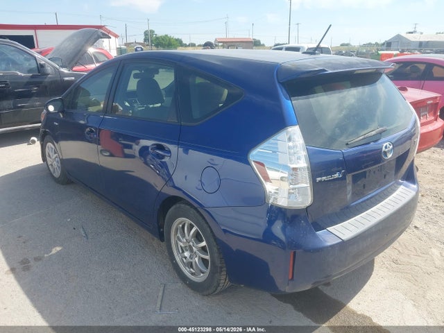Toyota Prius v Three